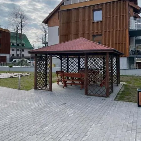 Michas شقة شكلارسكا بوريبا